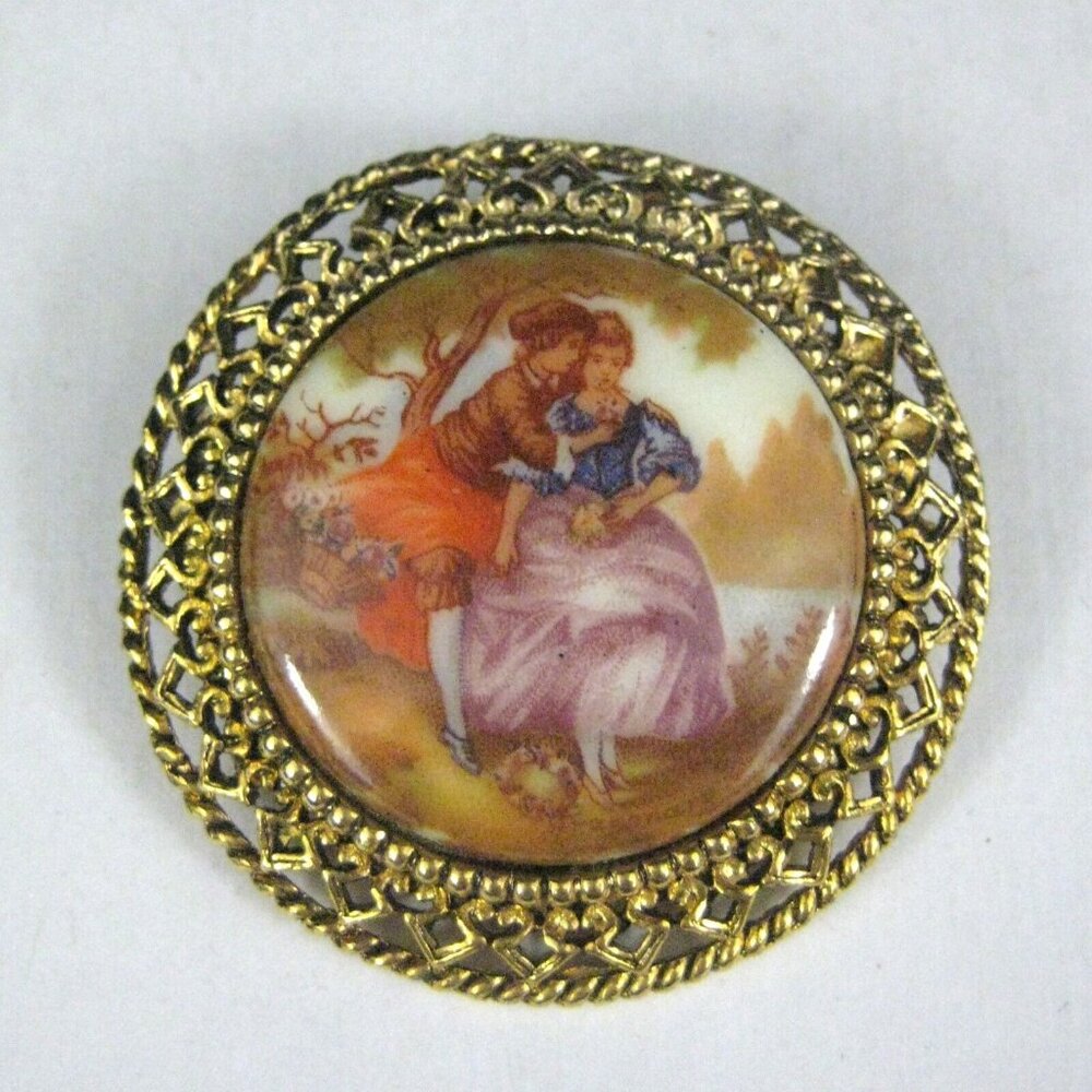 Brooch Pin Figural Lovers Courting Couple Goldtone Vintage 1980s Filigree